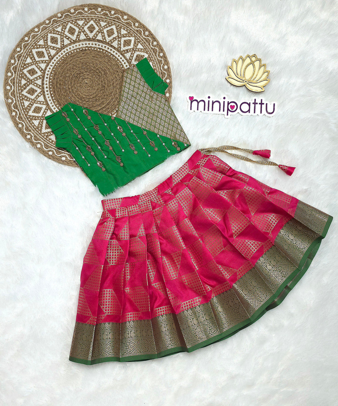 Sreesha Design Sreesha - Green Pink Designer Minipattu