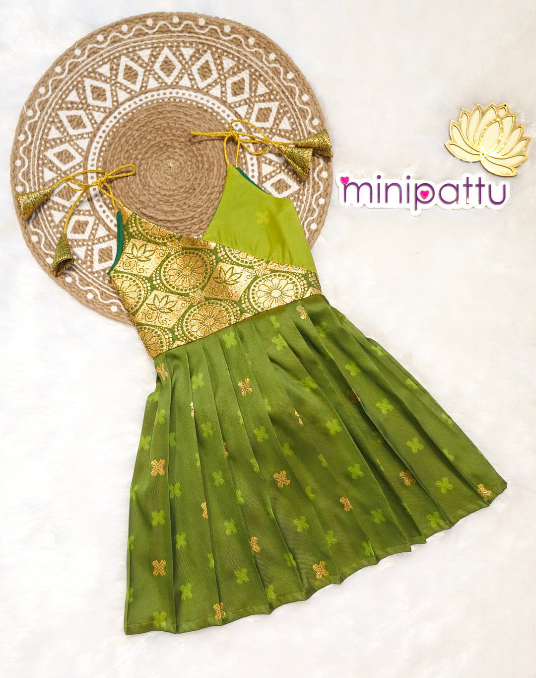 Vinusha - Green Frock-Cum-Romper Minipattu