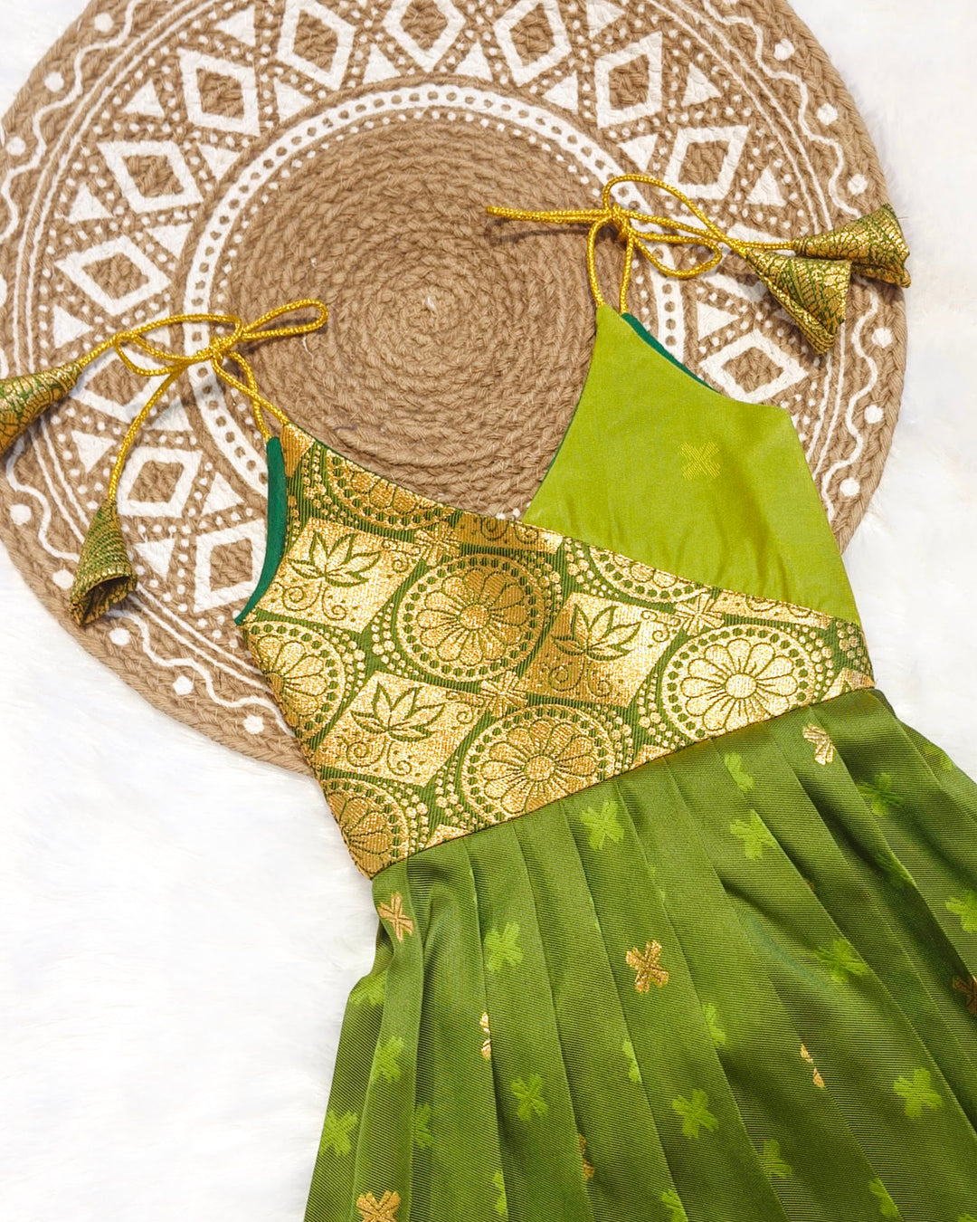 Vinusha - Green Frock-Cum-Romper Minipattu