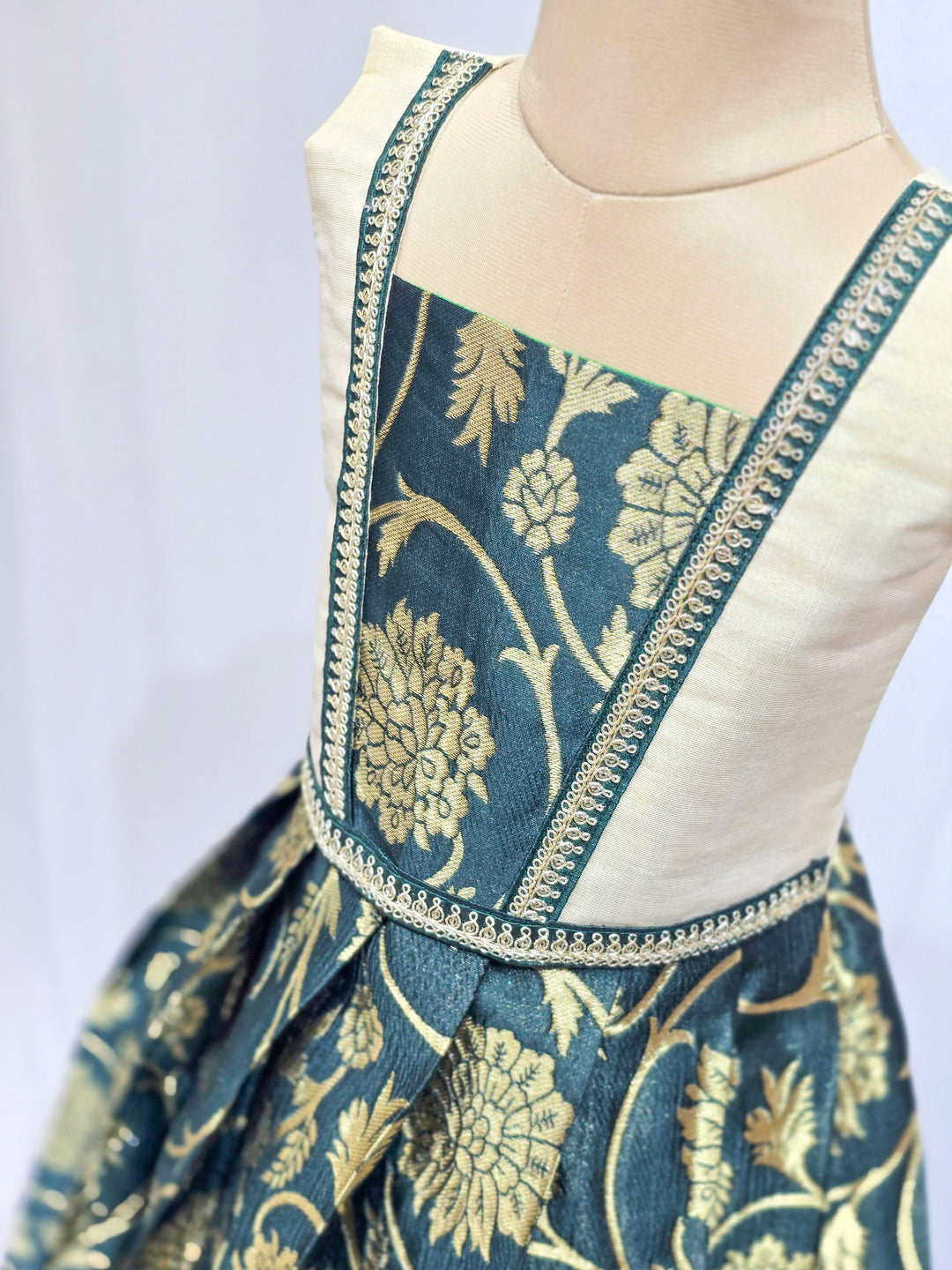 Devika - Green Brocade Minipattu