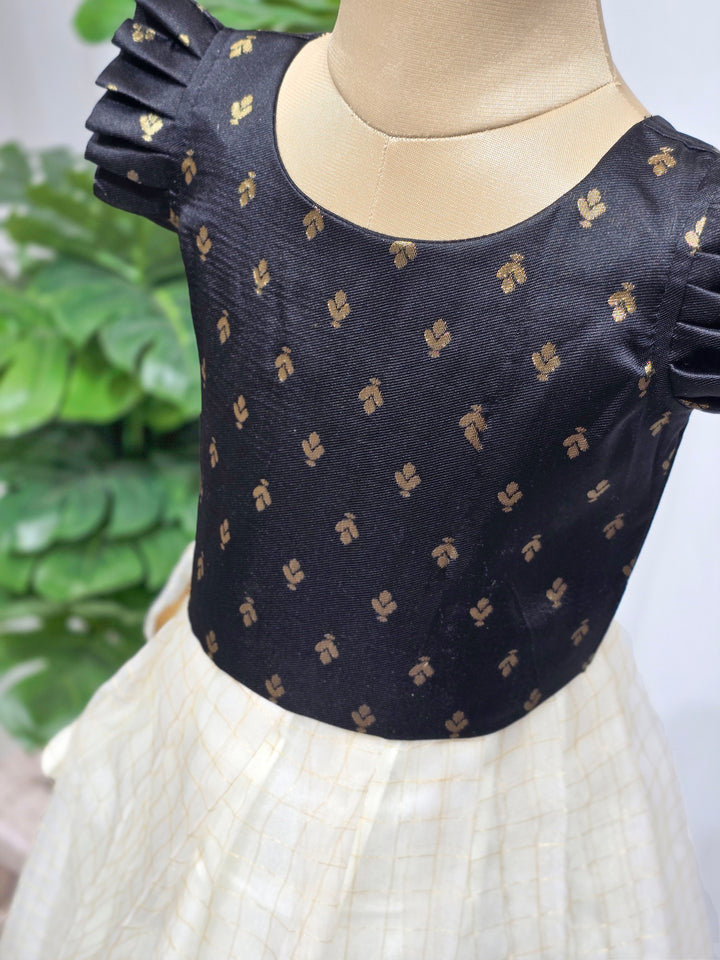 Pooja - Black Checks Minipattu