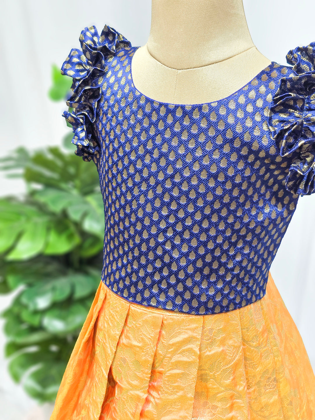 Amara - Navy Orange Minipattu