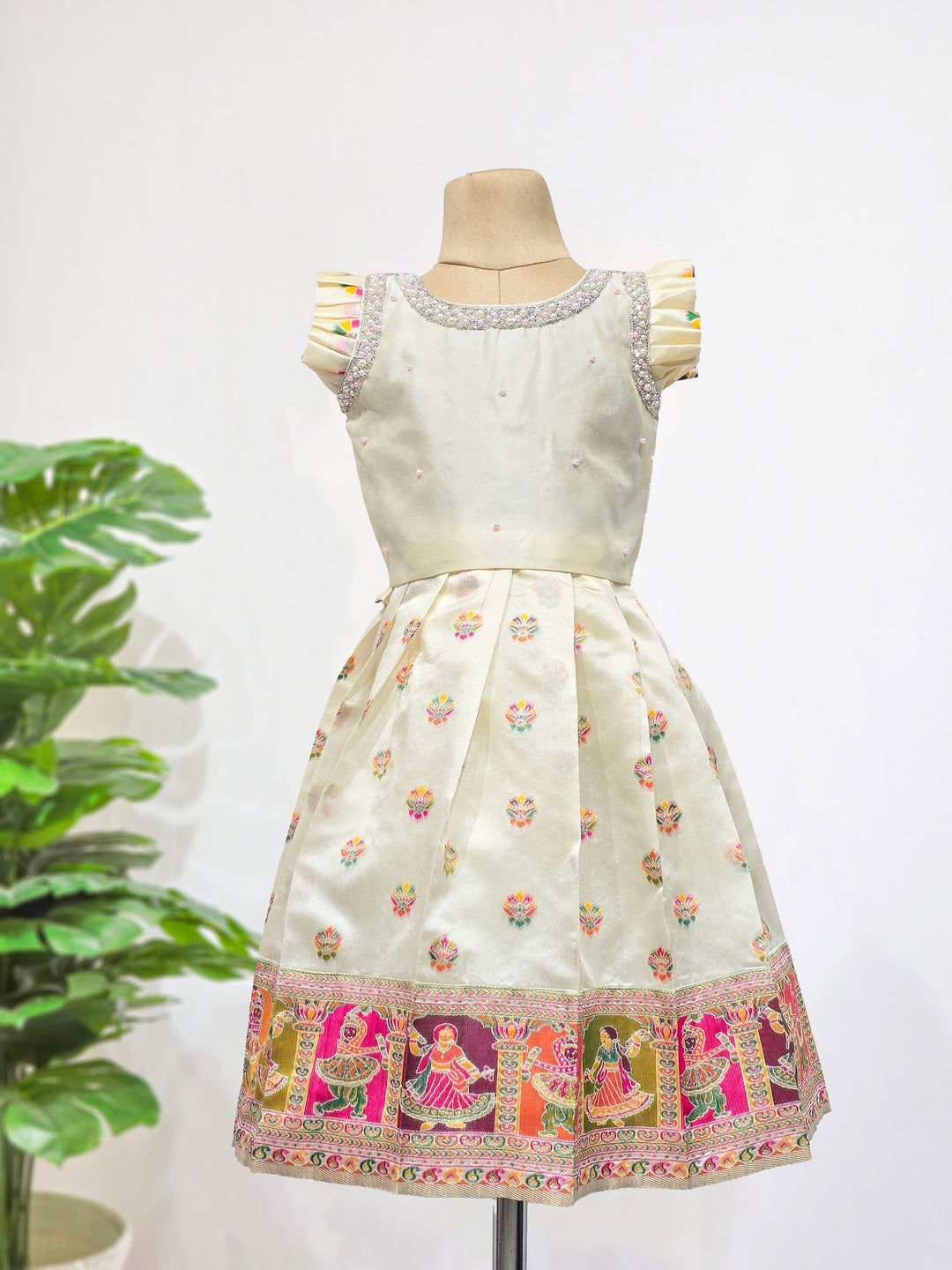 Dandiya - Half White Designer Minipattu