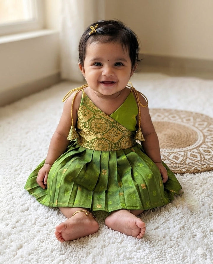 Vinusha - Green Frock-Cum-Romper Minipattu