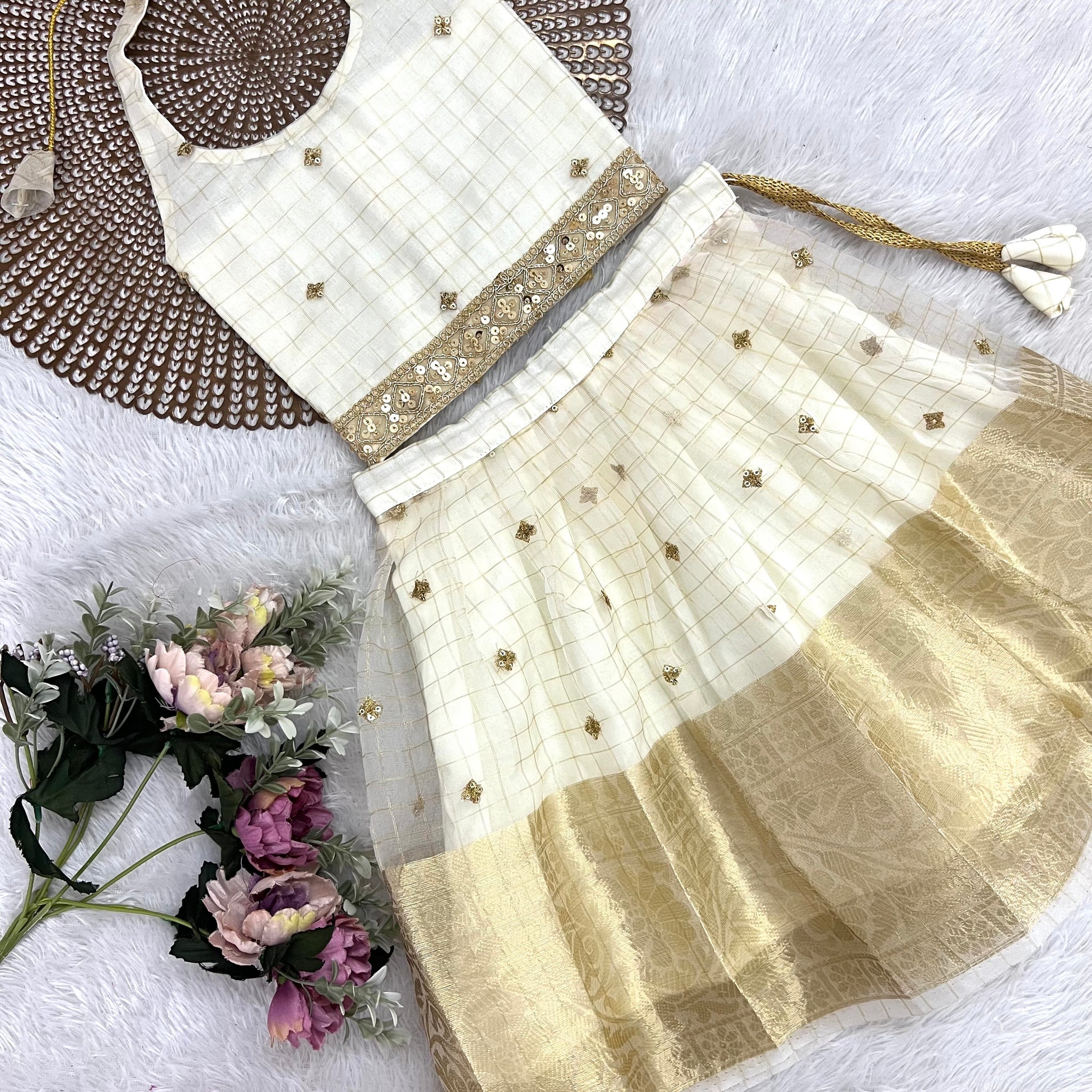 Tinu - Halfwhite check Designer Minipattu
