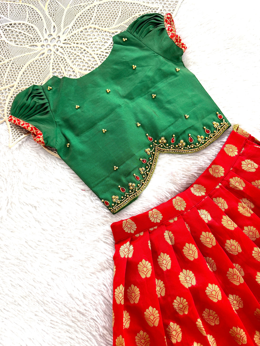 Paavai - Green Red Designer Minipattu