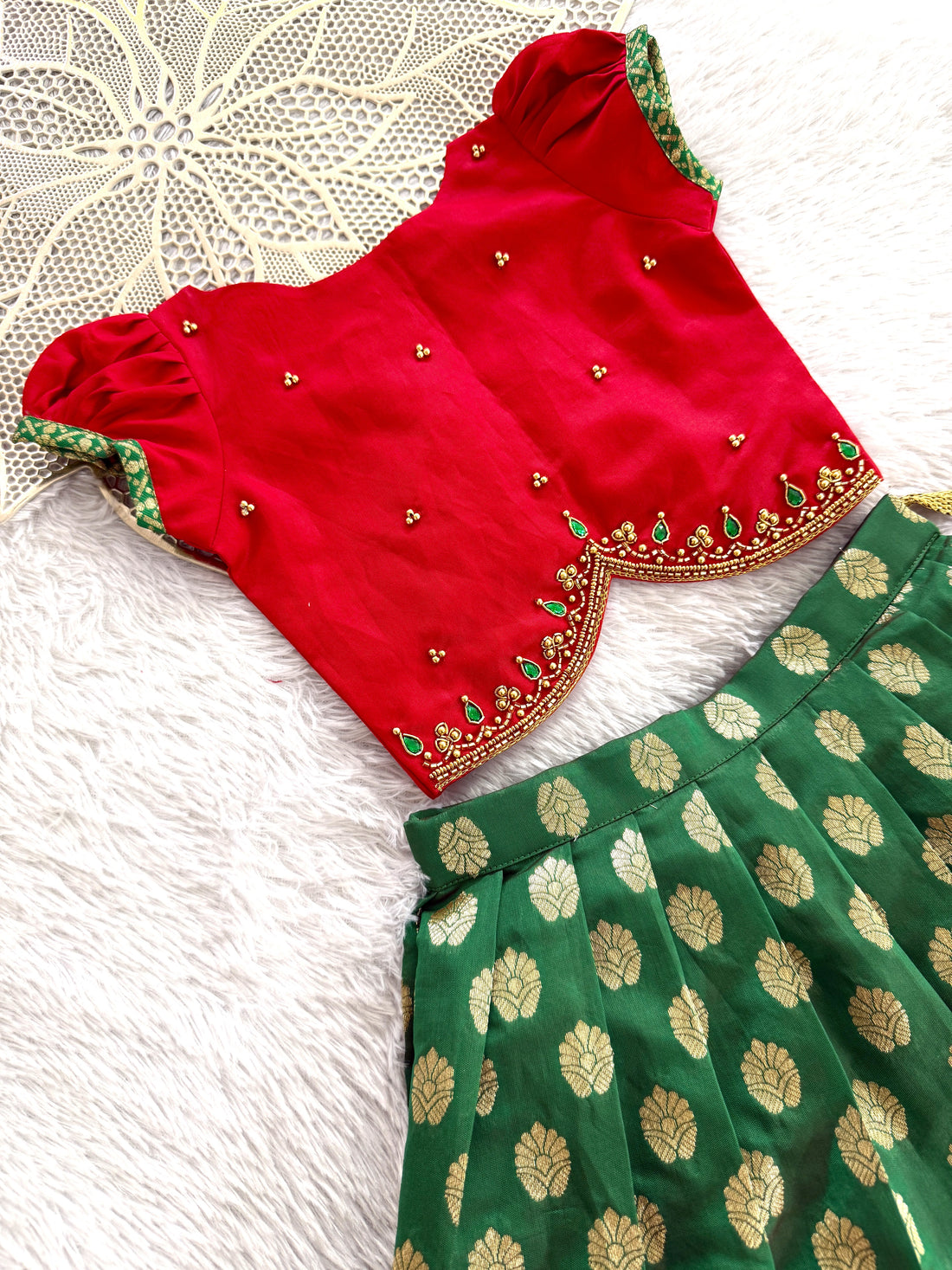 Paavai - Red Green Designer Minipattu