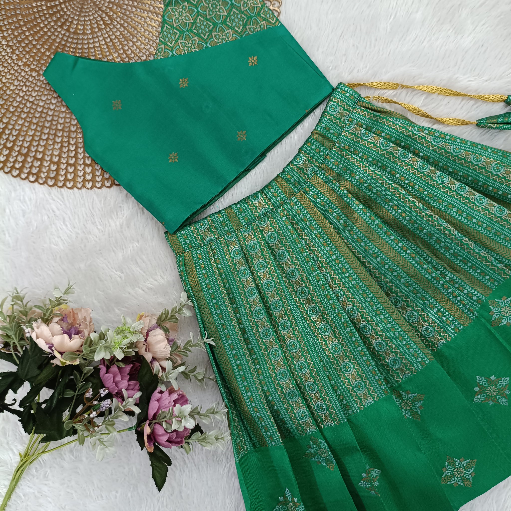 Meera - Green Designer Minipattu
