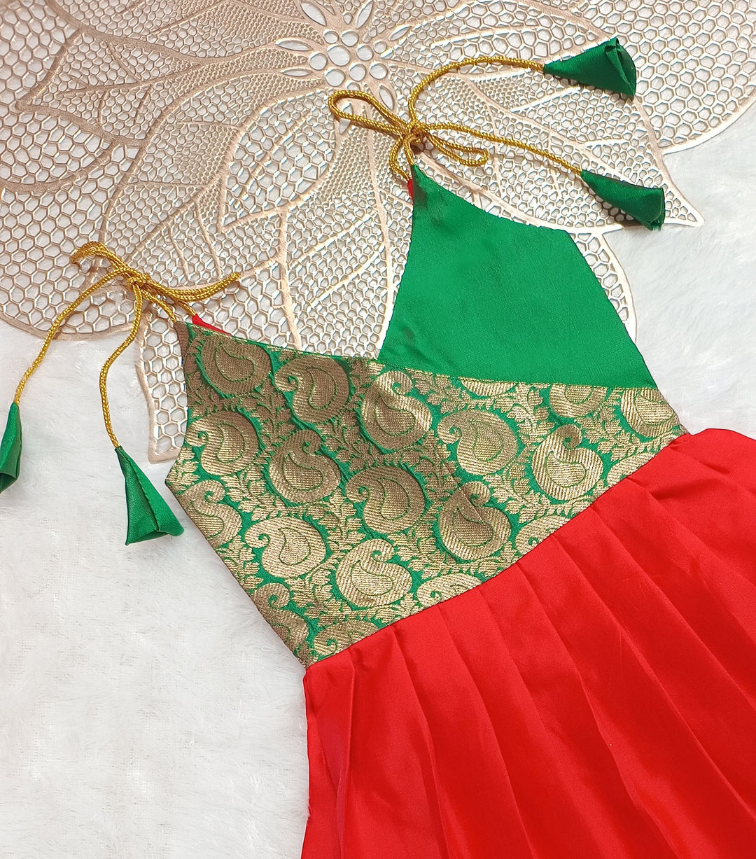 Hamsika - Green Red Frock Minipattu