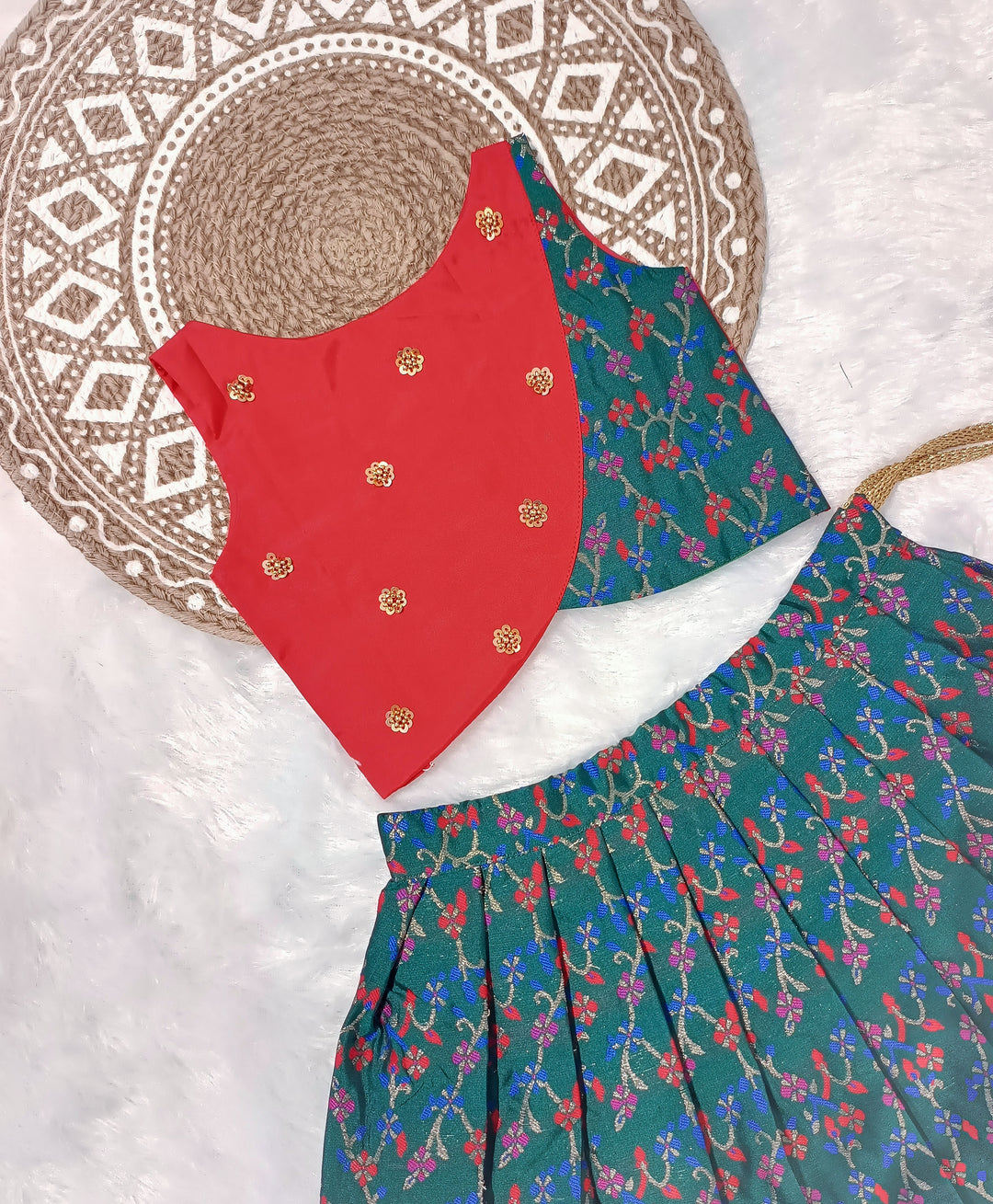 Pranika - Red Green Designer Minipattu