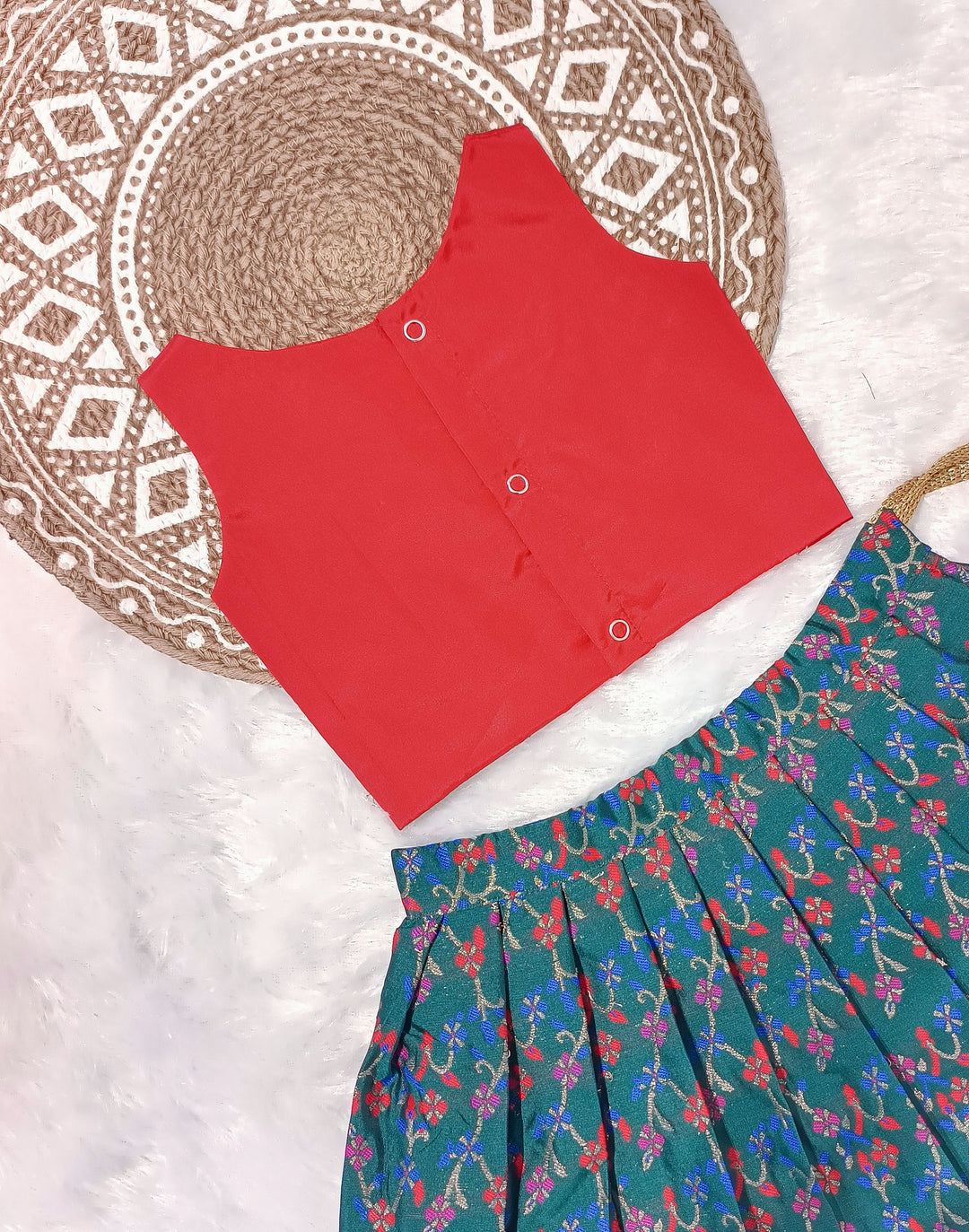 Pranika - Red Green Designer Minipattu