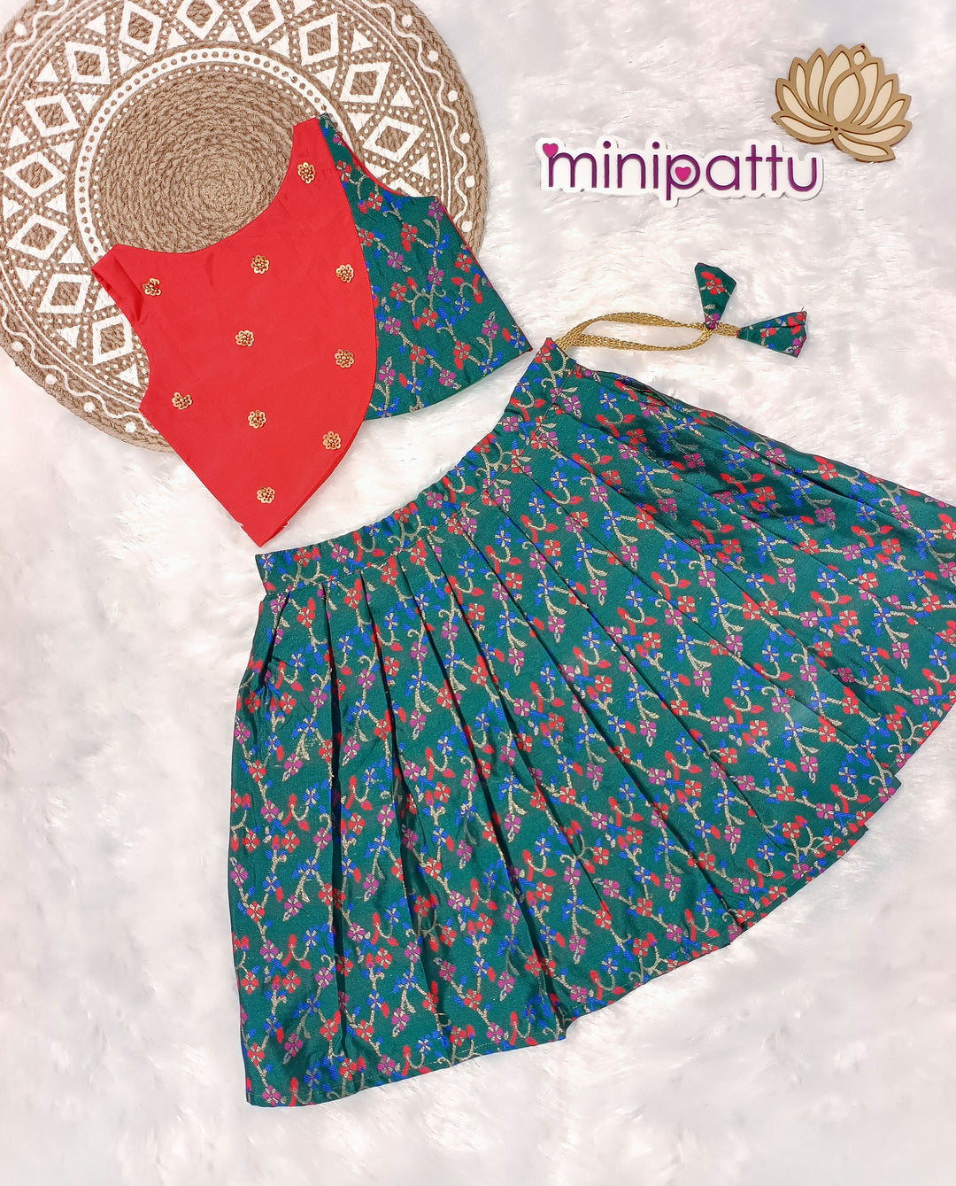 Pranika - Red Green Designer Minipattu