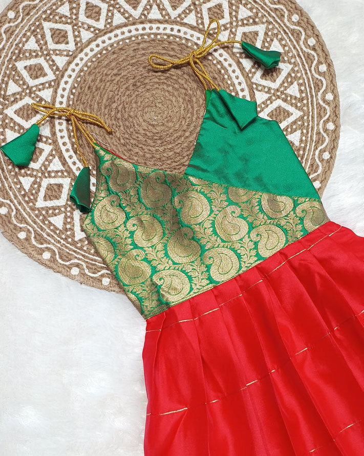 Hamsika - Green Red Lines Frock Minipattu