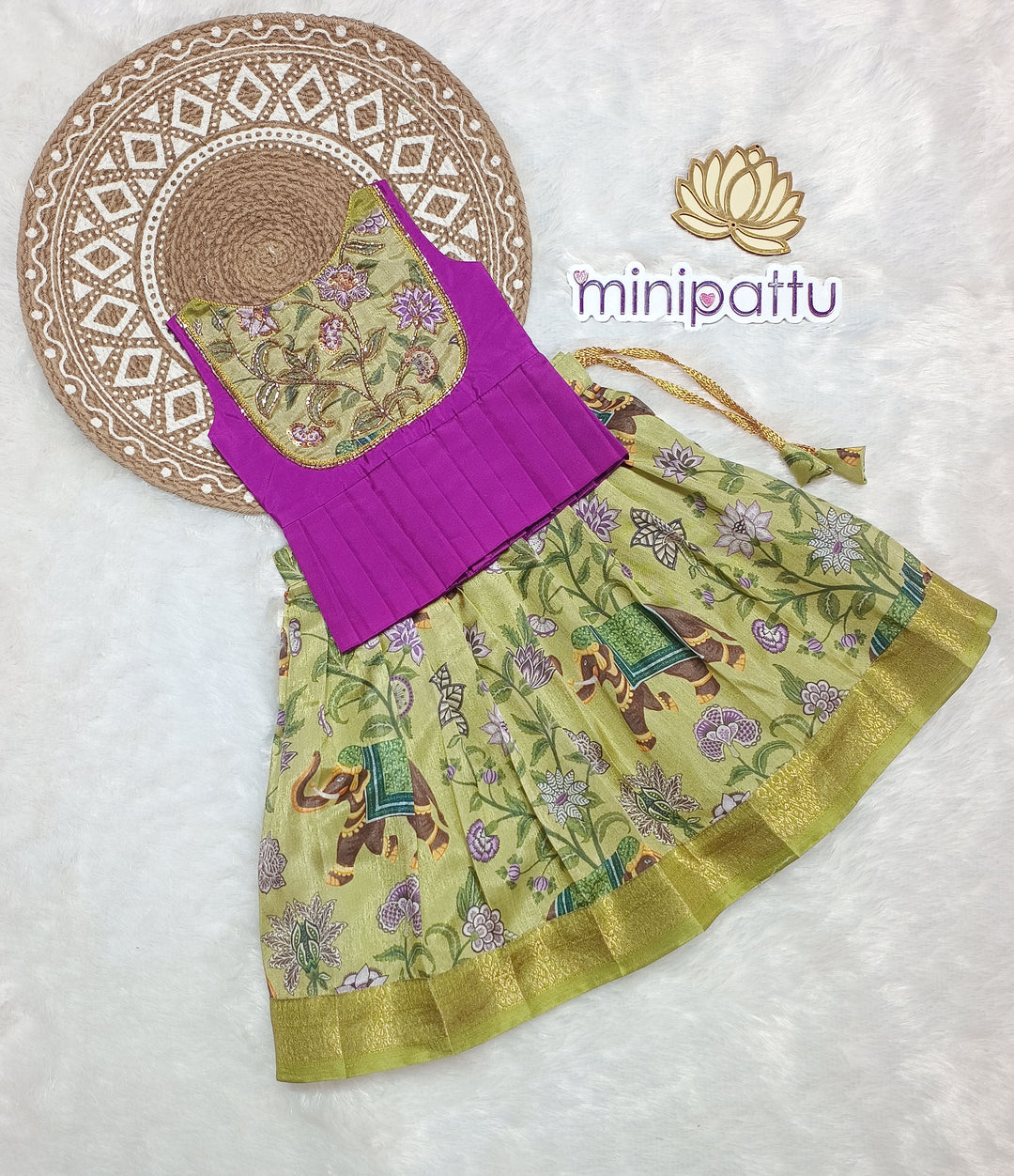 Rakshita - Green Magenta Designer Minipattu