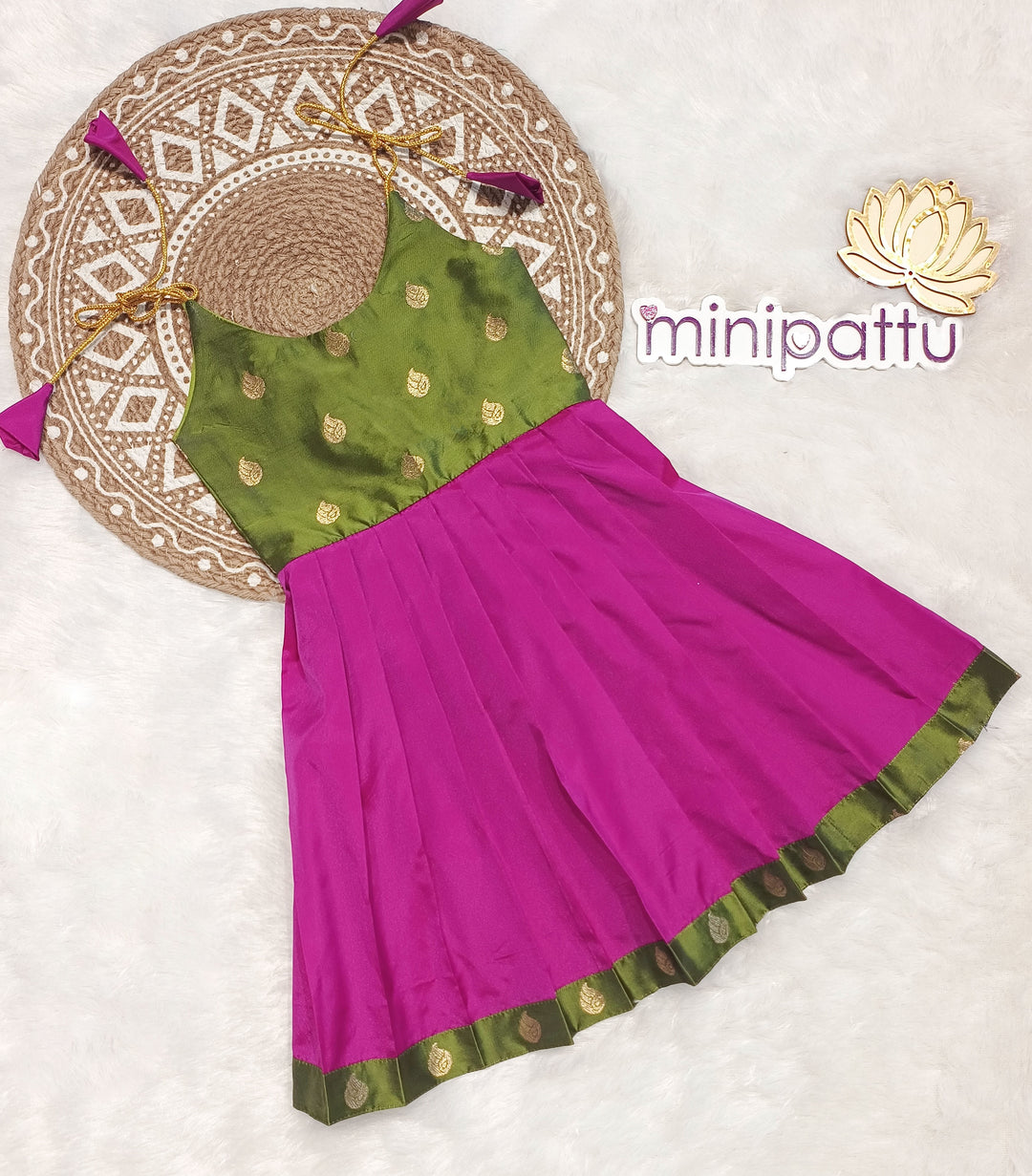 Vinusha - Green Magenta Frock-Cum-Romper Minipattu