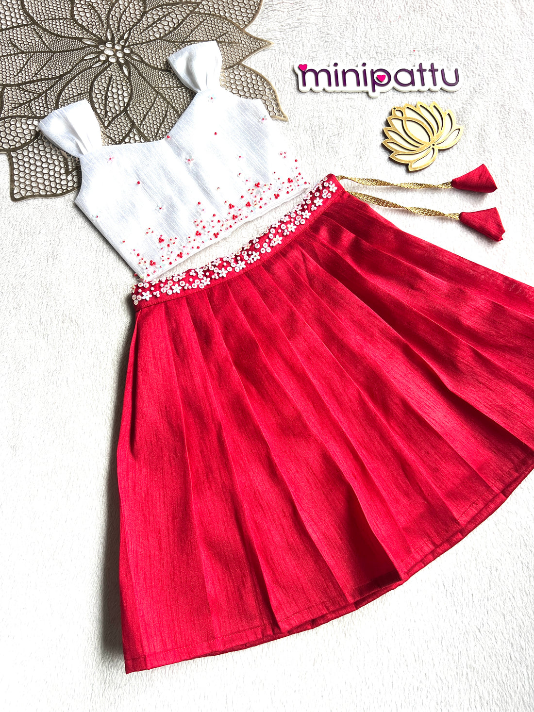 Jingle - White Red Designer Minipattu