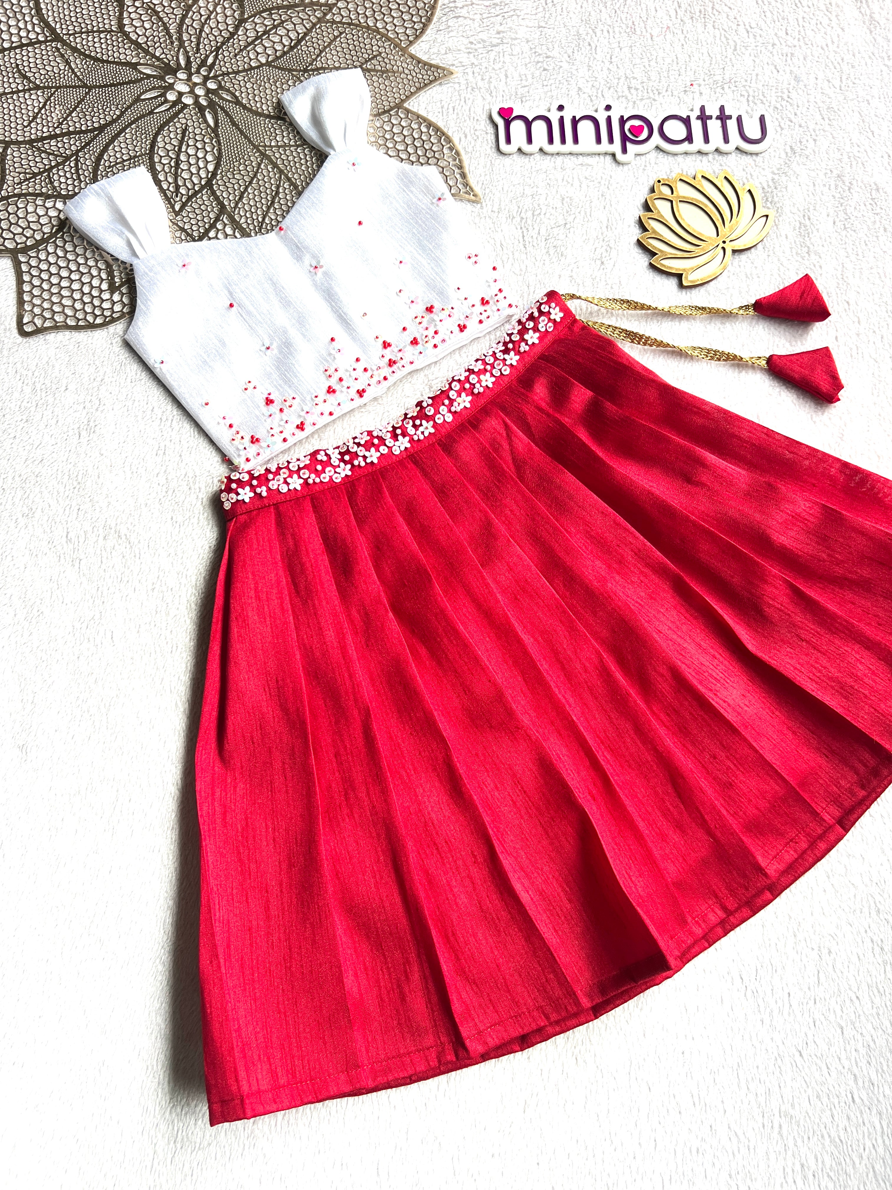 Jingle - White Red Designer Minipattu