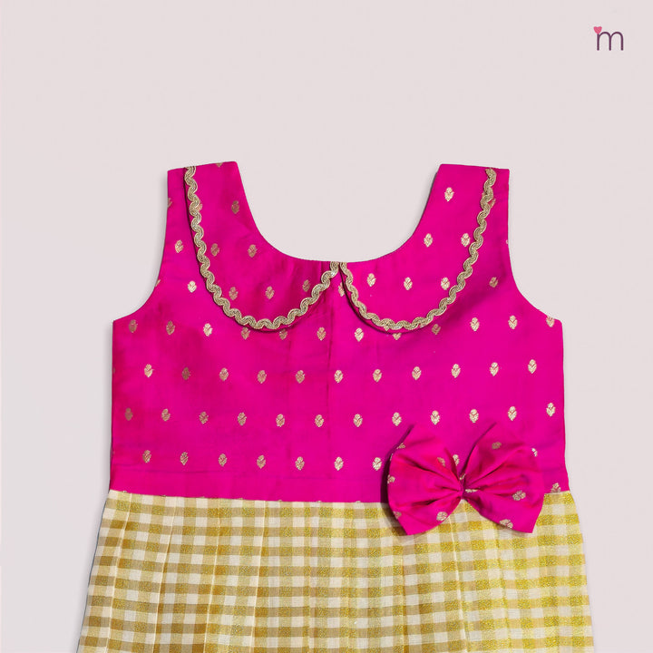 Malavika - Pink Frock Checks Tissue Minipattu