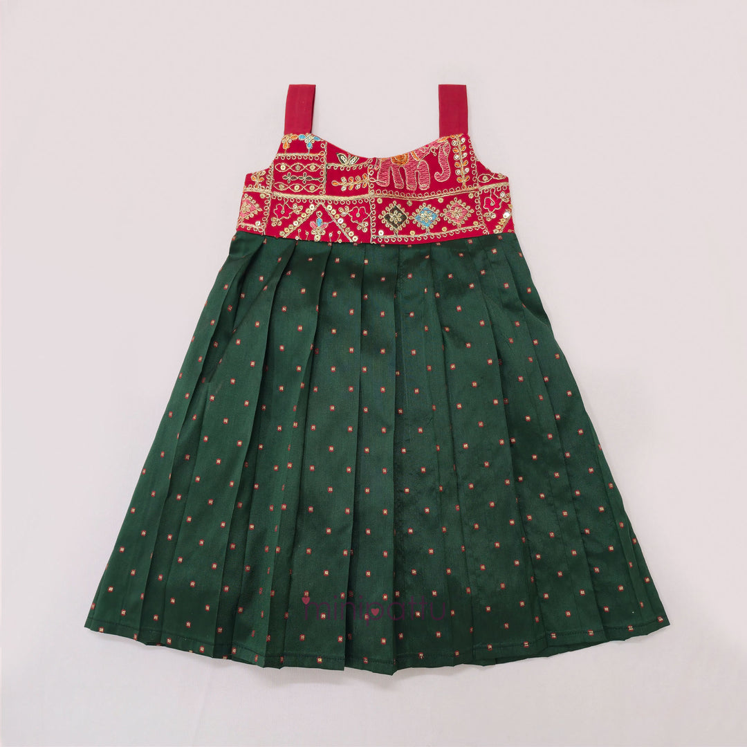 Dyana - Red Green Minipattu