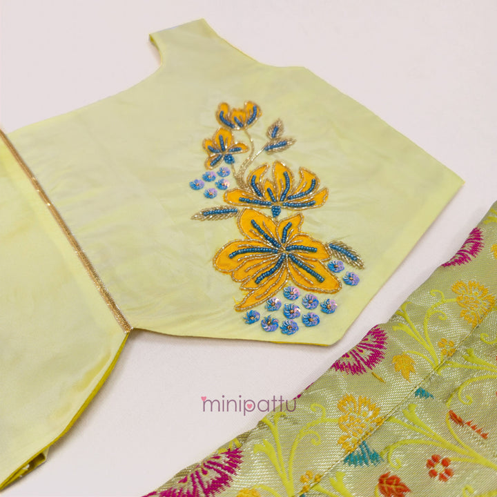 Arti - Pastel Yellow Minipattu