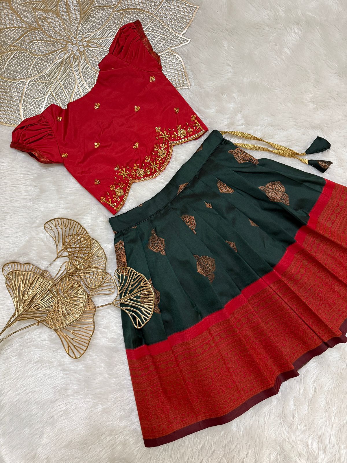 Radhi - Red Green Designer Minipattu