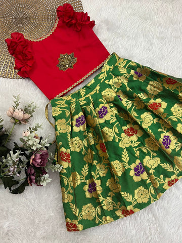 Sharvi - Red Green Minipattu