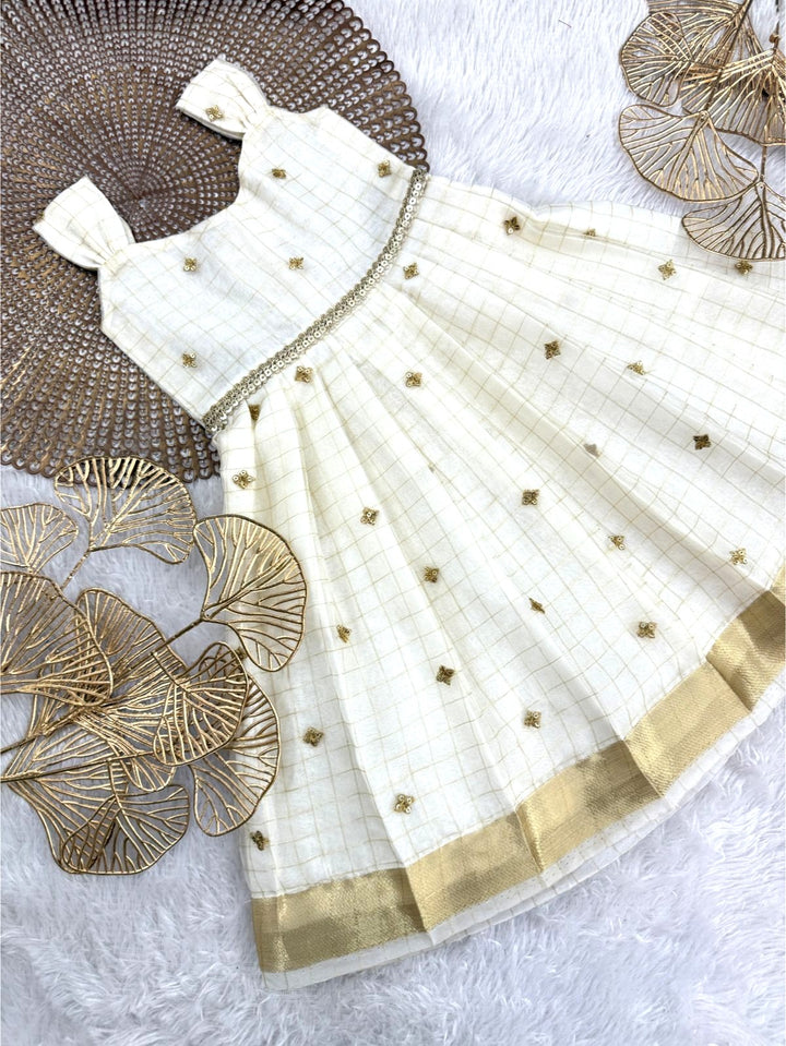 Tinu - Butta Checks Frock Minipattu