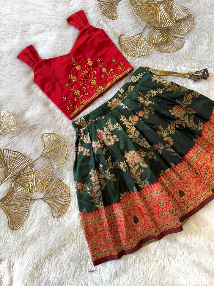 Diya - Red Green Designer Minipattu
