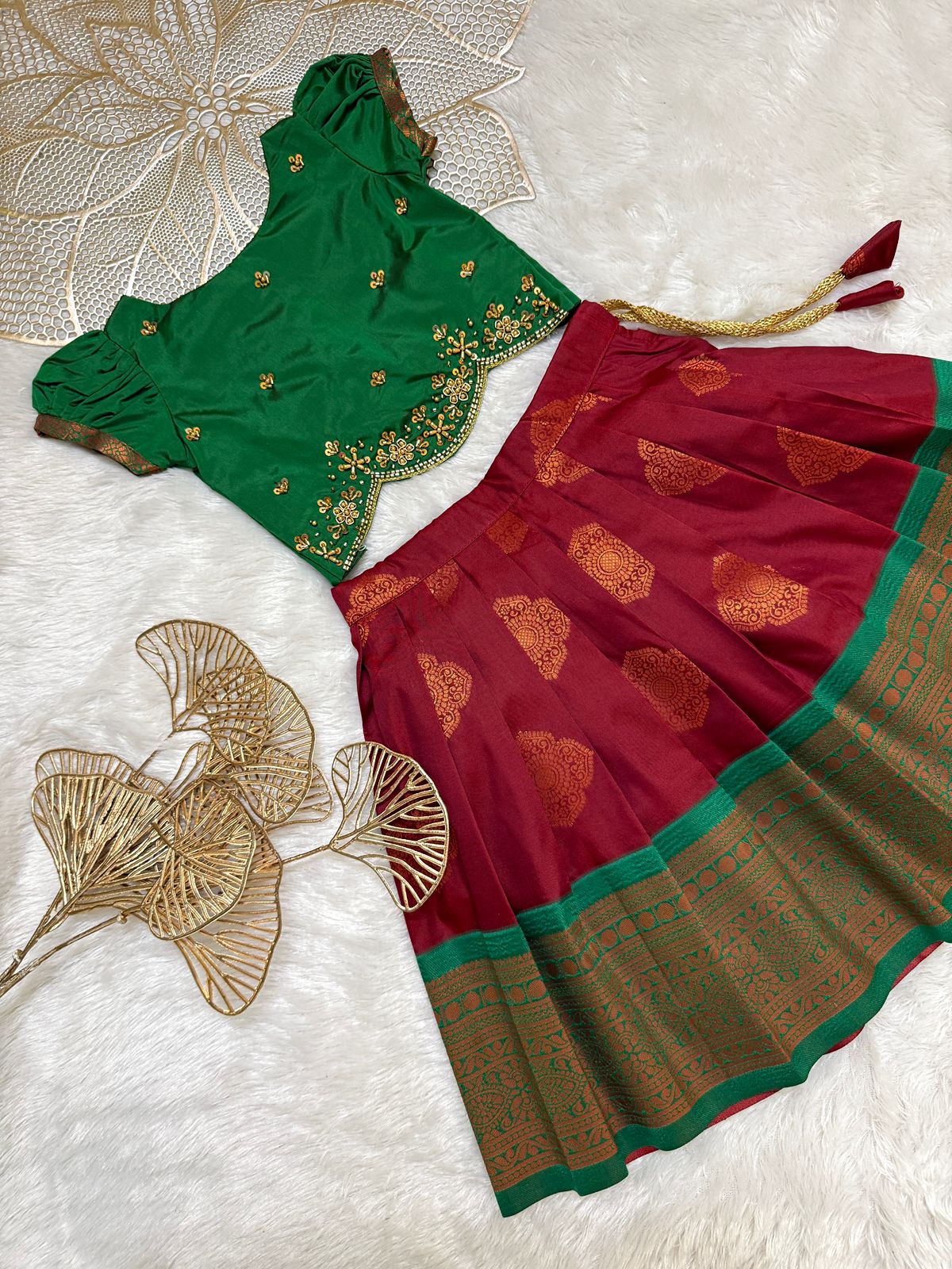 Radhi - Green Red Designer Minipattu
