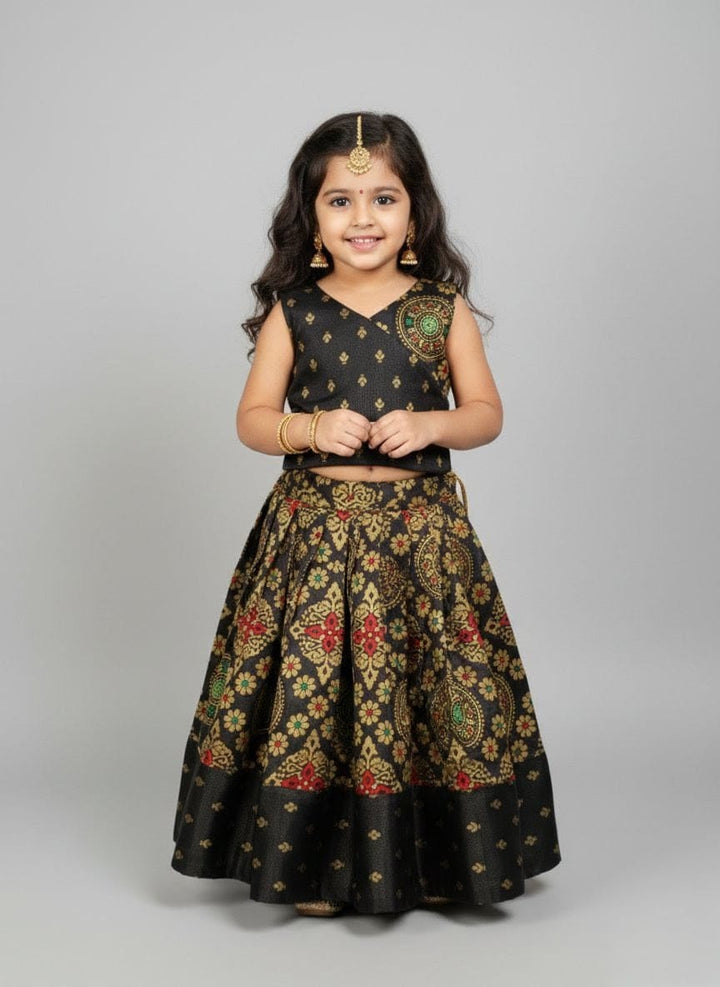 Kajal - Black Floral Designer Minipattu