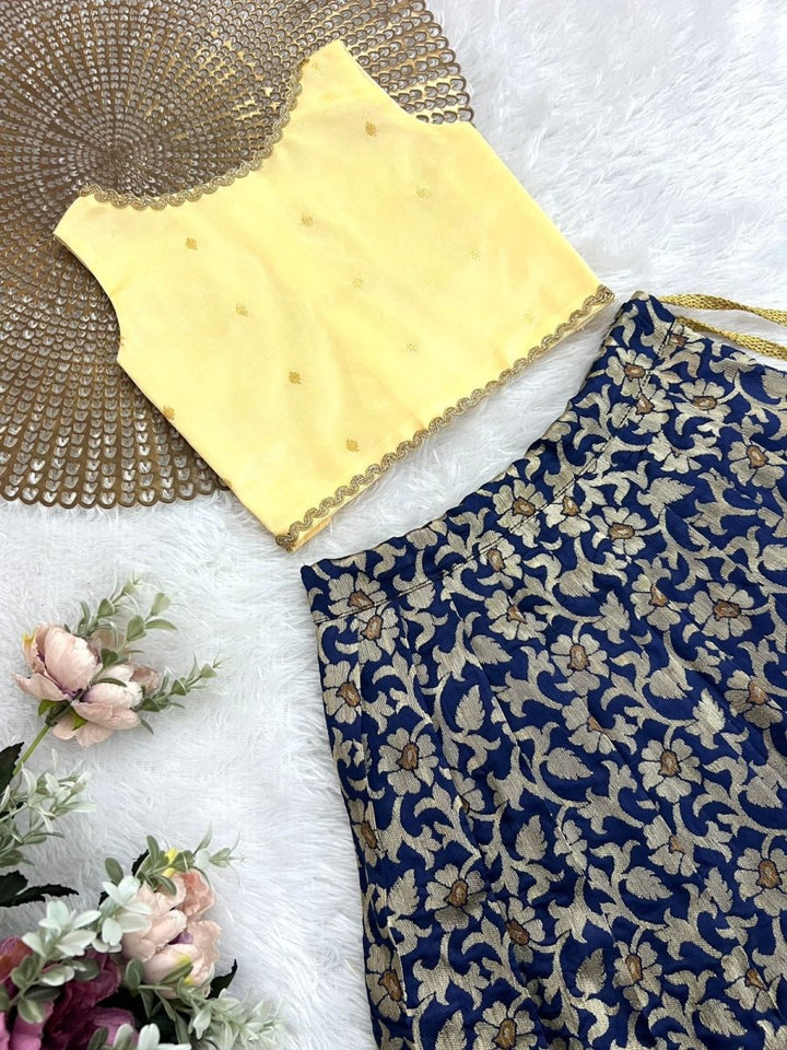 Amara - Ivory Navy Minipattu