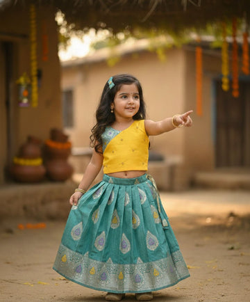 Jaanu - Yellow Green Designer Minipattu