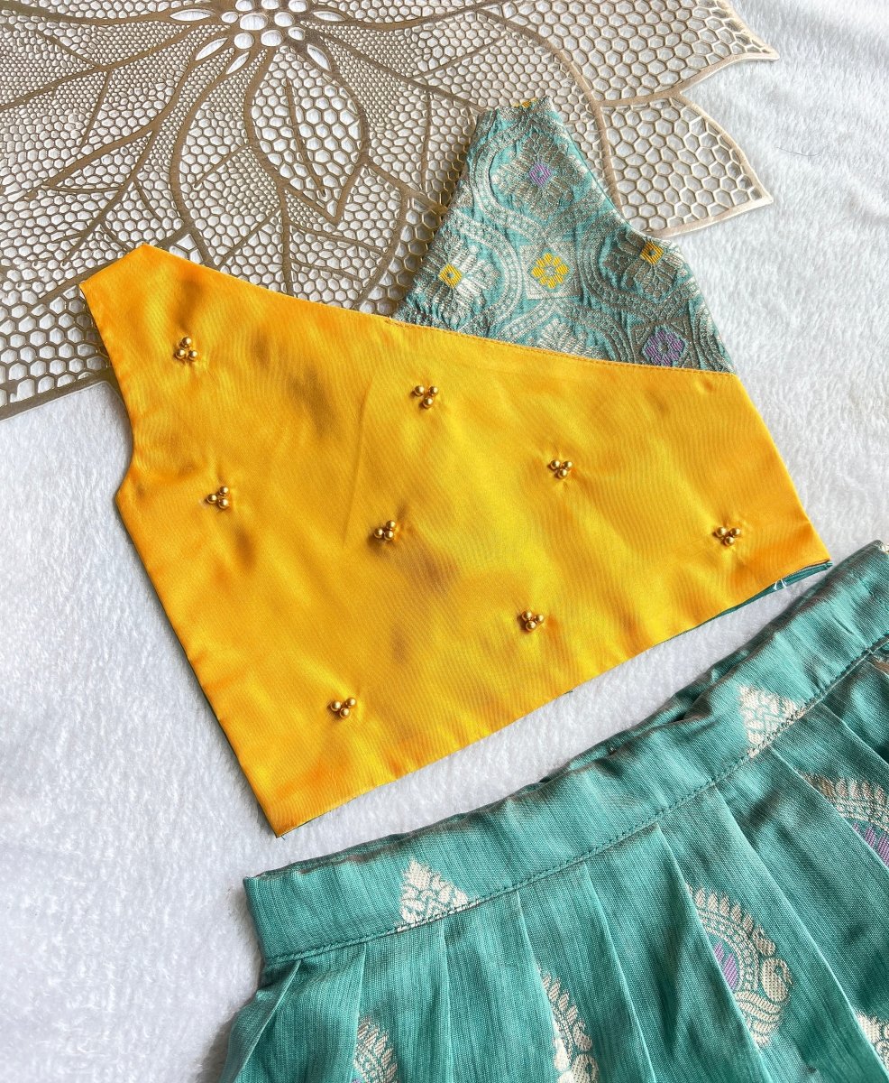 Jaanu - Yellow Green Designer Minipattu
