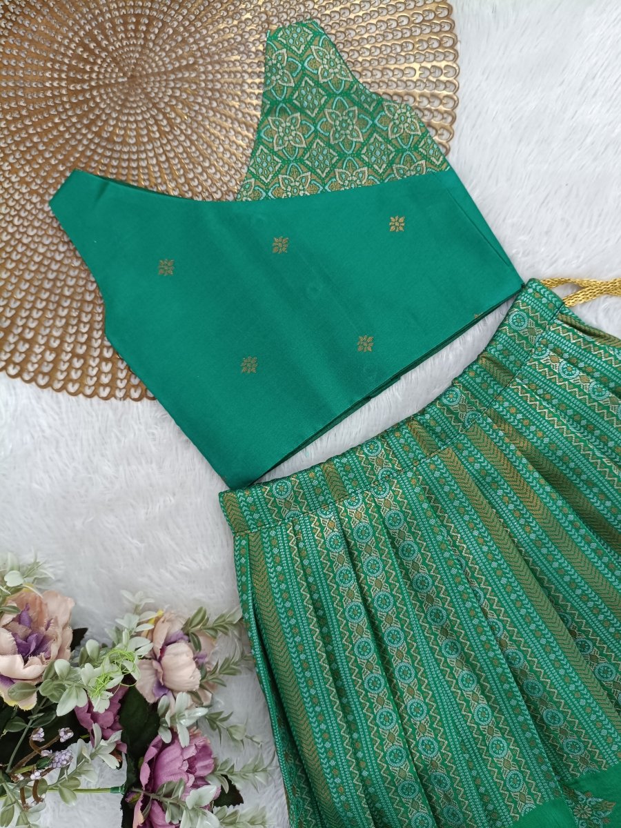Meera - Green Designer Minipattu