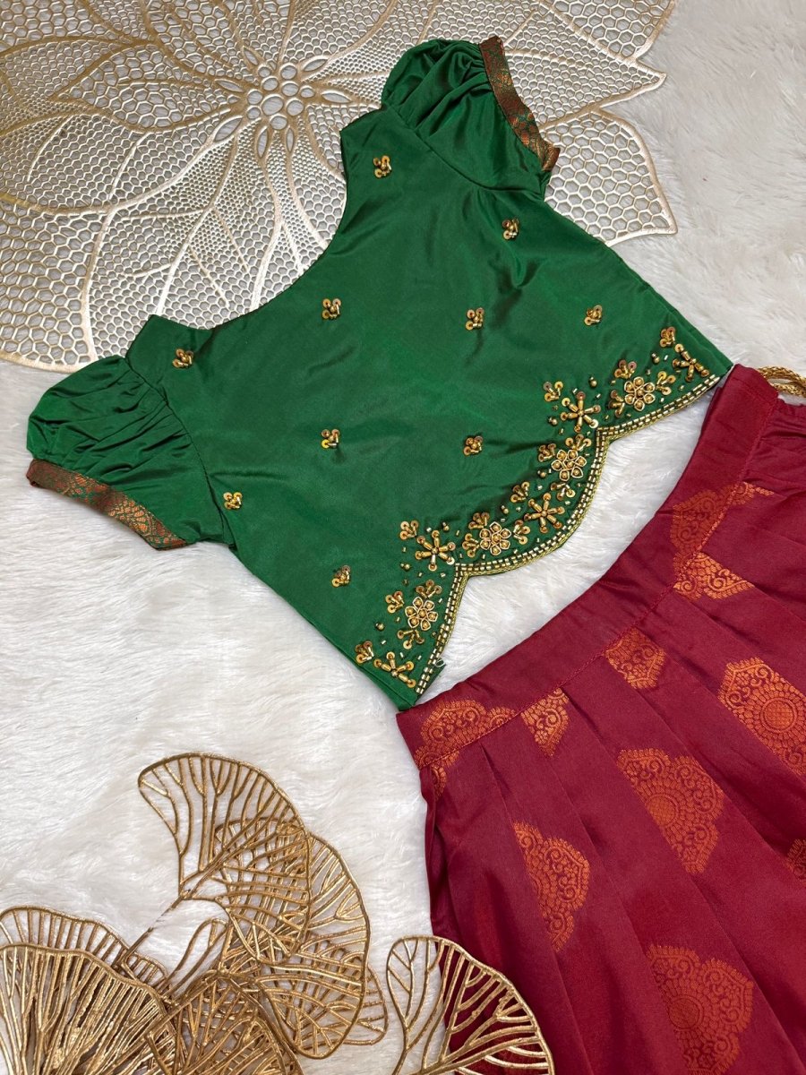 Radhi - Green Red Designer Minipattu