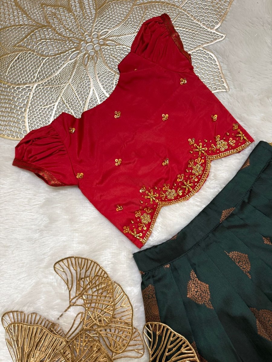 Radhi - Red Green Designer Minipattu