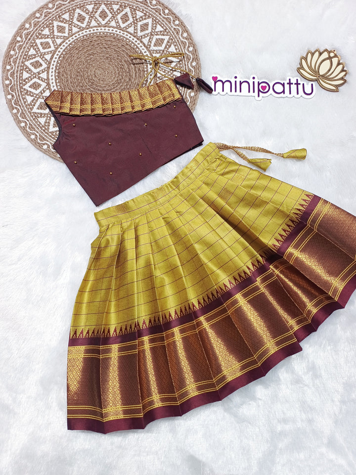 Yamuna - Brown Leaf Green Minipattu