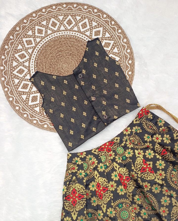 Kajal - Black Floral Designer Minipattu