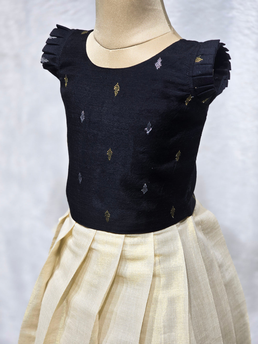 Hridaya - Black Minipattu