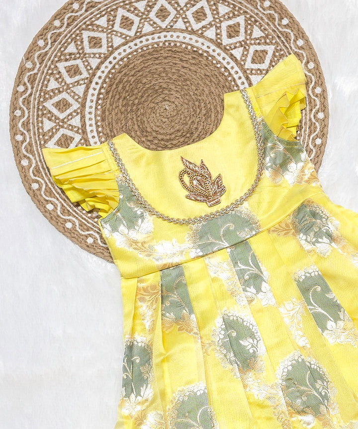 Sachana - Yellow Frock Minipattu