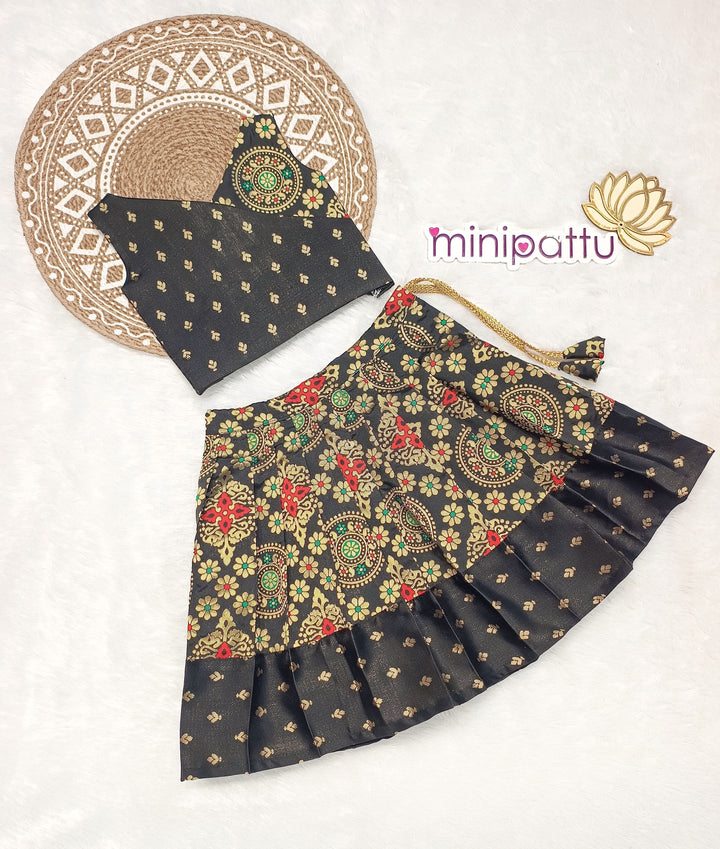 Kajal - Black Floral Designer Minipattu