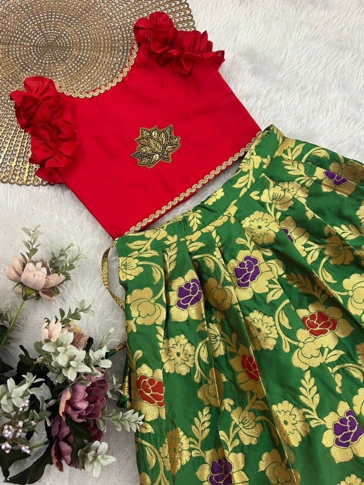 Sharvi - Red Green Minipattu