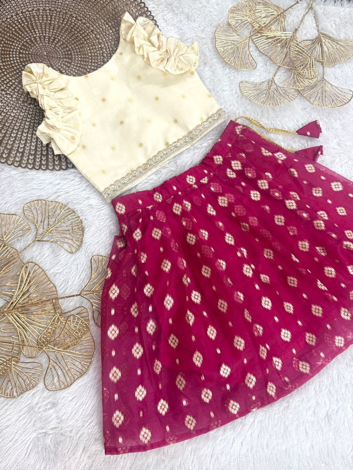 Tinu - Halfwhite Butta Pink Minipattu