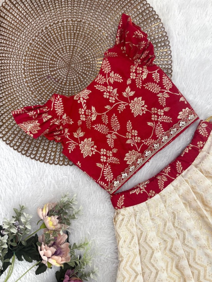 Tinu - Red Minipattu